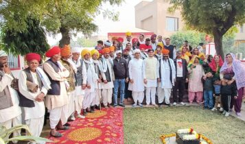 Gurjar folk artists from Rajasthan and Madhya Pradesh were accorded a warm welcome in Anangpur village