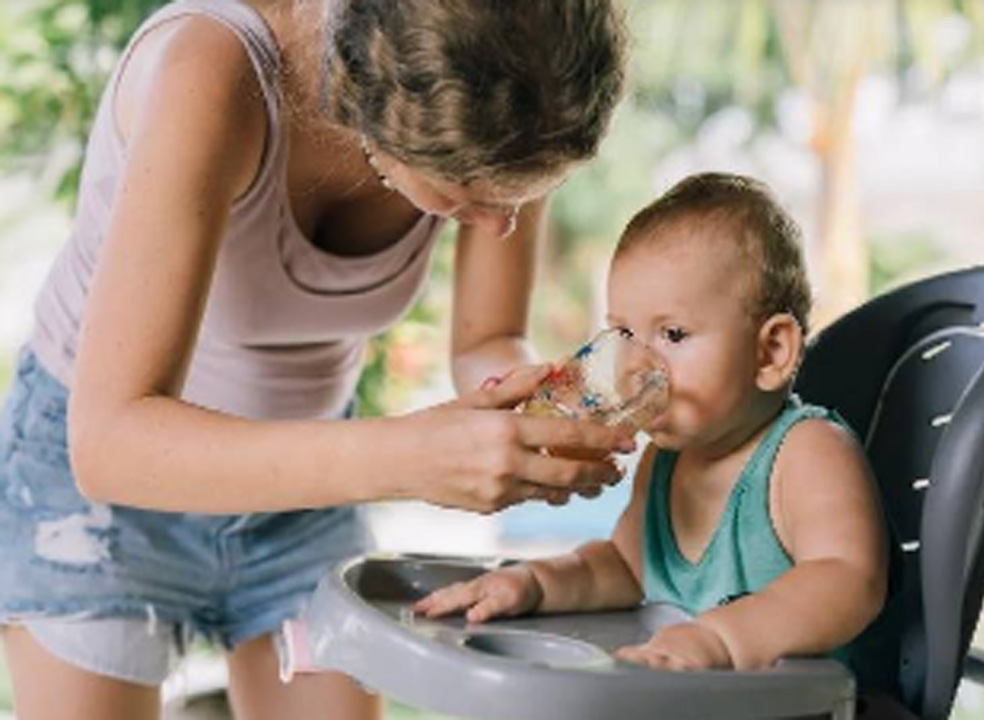 Experts are giving advice on how to feed water to children above 6 months