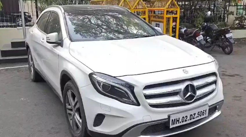 Used all his brain to save himself but got fooled, even Mercedes owners are scared of challan