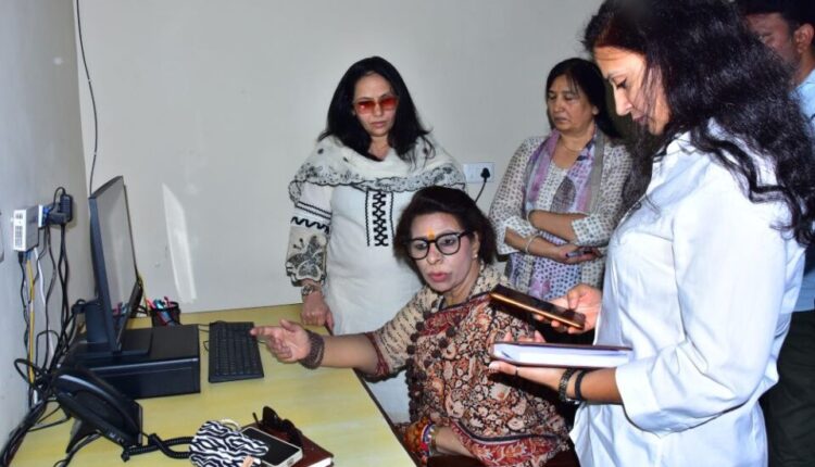 किसी भी शिकायत को अधिकतम 4 महीने से ऊपर पेंडिंग ना रखे : रेणु भाटिया