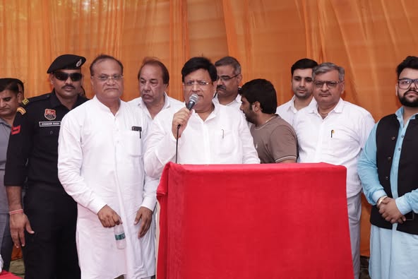 Cabinet Minister Vipul Goyal inaugurated the service road of Faridabad Sector 10-11 dividing
