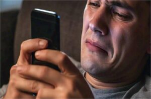 Even the police were surprised! A man found his lost phone, and the owner was shocked when he opened the phone's gallery.