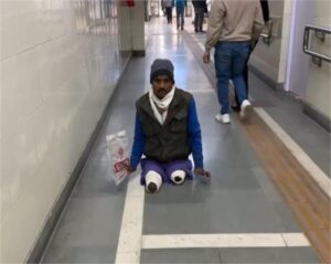 Faridabad News: Both legs amputated, handicapped forced to run from one office to another in severe cold for pension