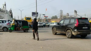 Where will the roads in Faridabad be widened? The Municipal Corporation is preparing to demolish 500 houses and a religious site.