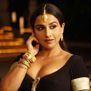 She played the role of an actor's mother—an actor 37 years her senior. Once branded a 'bad omen' and dropped from 13 films, this actress went on to deliver a ₹100-crore blockbuster.