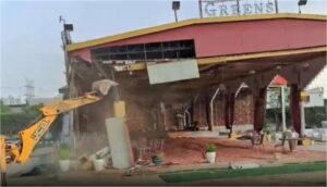 The department demolished the illegal 'Devansh Green Garden' located near Kaili village in Faridabad; a heavy police force was present at the scene.