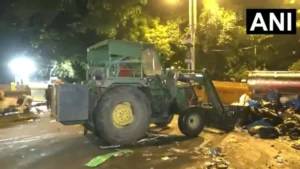 Over 500 NDMC sanitation workers have swung into action; traces of the CJP protest are being cleared from Jantar Mantar.