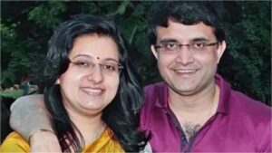 Police investigating after former cricketer Sourav Ganguly and his wife receive death threats.