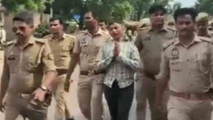 Kanpur Police Parades Thief; He Apologizes with Folded Hands, Chanting "Stealing is a Sin, the Police are Like Our Father"