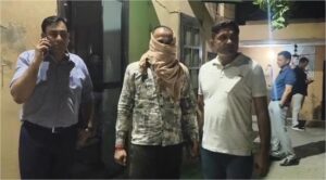 Fake police officer arrested red-handed while accepting a bribe of ₹10,000; major action by the ACB in Haryana.