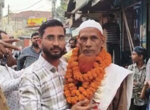 60-year-old Rafiq Ahmed Baba married 40-year-old Zulekha—who says the elderly don’t fall in love!